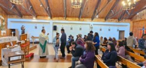 Reliquia del beato Carlo Acutis es recibida por los fieles de Magallanes