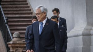 Trabajan en proyecto para levantar estatua del exPresidente Piñera en La Moneda