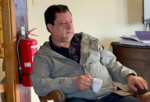 “Solo en Punta Arenas el municipio no trabaja el alcantarillado; en el resto del país, sí”