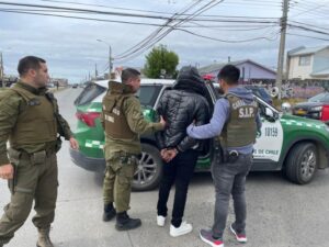 Joven colombiano a la justicia por sustracción de menores y violencia intrafamiliar