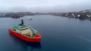 “Almirante Viel” navegó por primera vez en aguas antárticas
