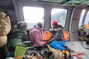 Fuerza Aérea completó exitoso rescate de excursionistas desde Monte Fitz Roy