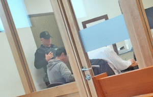 Formalizado por amenazar a su pareja con un chuzo