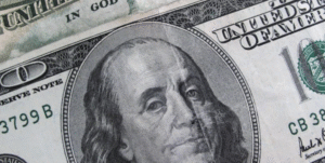 Dólar se desploma en Punta Arenas y llega a $920