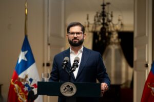 Baja apoyo a gestión del Presidente  Gabriel Boric y sube desaprobación