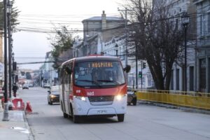 Centralismo y falta de planificación: Ingredientes clave en la crisis de transporte mayor en Punta Arenas