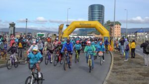 Con buen número de participantes se llevó a cabo la Cicletada Familiar con motivo  del inicio del Mes de la Mujer