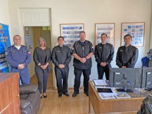 Expedición antártica canadiense visitó Centro Meteorológico Marítimo de Punta Arenas