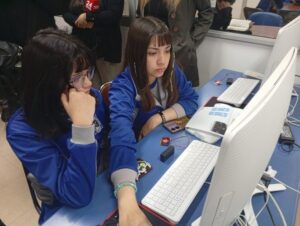 Escolares aprendieron a programar utilizando “microbits”