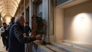El mundo católico espera la fecha del  cónclave para conocer al nuevo Papa