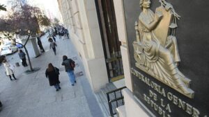 Contraloría inicia investigación especial en contra del SII por reavalúos agrícolas