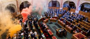 Hungría reforma su Constitución y restringe los derechos LGBT+
