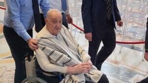 Papa Francisco sorprendió en la basílica de San Pedro