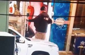 Intentaron robar un paquete de snack desde la Copec y terminaron detenidos