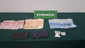 Tres jóvenes fueron detenidos por asaltar a peatón y robarle las zapatillas
