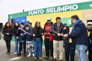 Municipio y ReSimple inauguran su primer Punto Limpio para un futuro más verde