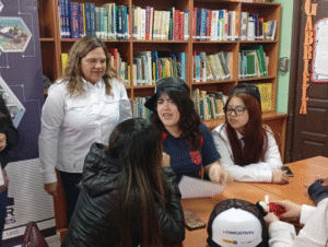 Profesionales entregaron su experiencia a estudiantes