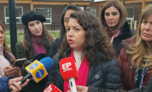 Ministra de Desarrollo Social no descarta que bono “Bodas de Oro” sea eliminado