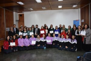 Colegios de Punta Arenas reciben acreditación en salud