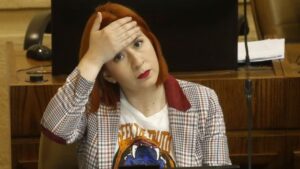 Desaforada diputada Catalina Pérez quedó con arresto domiciliario total