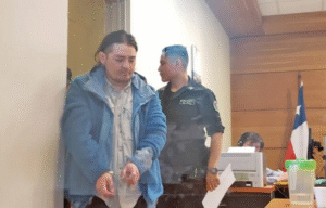 A la cárcel depravado reincidente que abusó de una niña al interior de bus
