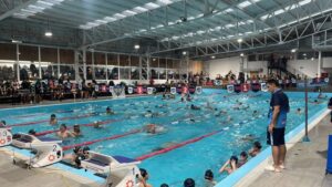 Intensa jornada espera a los competidores del campeonato internacional de natación