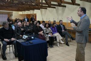 GORE realiza diálogos ciudadanos en Torres del Paine y Natales