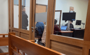 Ordenan internación en psiquiatría de joven con problemas de alcohol