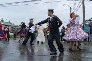 Barrio Prat conmemoró las Glorias Navales con un emotivo homenaje cívico-naval