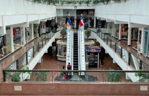 Galería Palace se reactiva con sorteos y música para celebrar el Día de la Madre