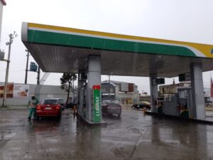 Gasolinas bajan hoy entre cuatro y siete pesos y el diésel en torno a 11 pesos