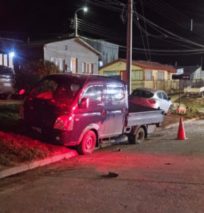 Chofer de camión porter se dio a la fuga tras violenta colisión