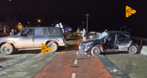 Madre y su hijo atrapados tras fuerte accidente de tránsito
