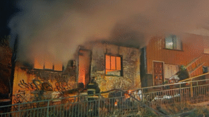 Cámara de vigilancia reveló que  solitario pirómano fue quien  prendió fuego a vivienda