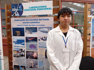 Estudiante de Biología Marina expuso  sobre su investigación en Arica