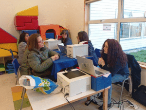 Familias acceden a servicios clave en jornada inclusiva del jardín Villa Las Nieves