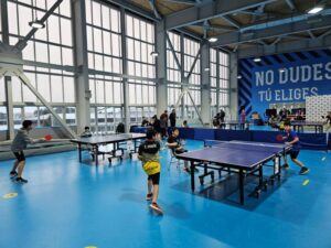 Más de 90 jugadores participaron del campeonato de tenis de mesa por el aniversario de la PDI