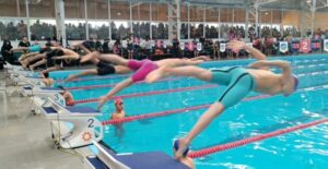 Más de 300 deportistas de Chile y Argentina participaron en el campeonato “20 años  Club de Natación Punta Arenas”