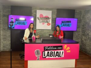 “Política con Labial”: el nuevo espacio político que informa sin corbatas, pero con carácter