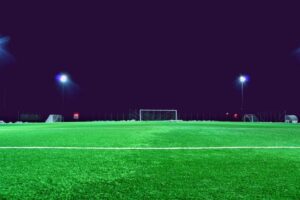 Cinco de los futbolistas chilenos más valiosos de este deporte