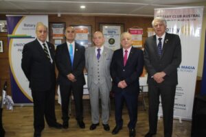 Rotary Club Austral renueva su directiva en emotiva ceremonia de cambio de mando