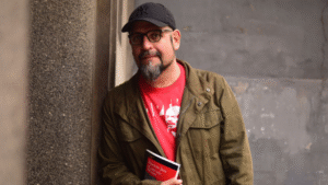 Escritor Patricio Jara dictará taller gratuito online