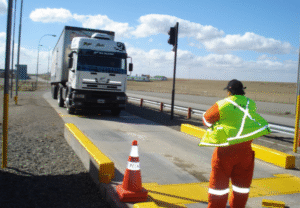 Transportistas denuncian falta de control a camiones en paso Monte Aymond