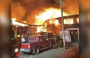 Dos adultos fallecidos en trágico incendio