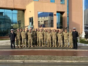 Ejército y Armada fortalecen vínculos en jornada profesional