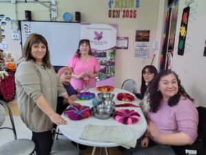 Agricultoras de Magallanes exhibieron lo mejor de su arte textil en la Expo Lanas