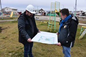 75% de avance presentan obras en plaza de la población Cardenal Raúl Silva Henríquez