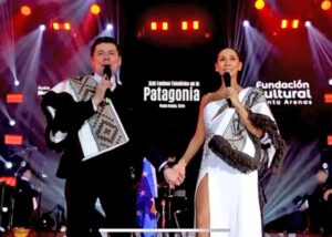 El folclore magallánico brilla con Paola y Óscar en escena