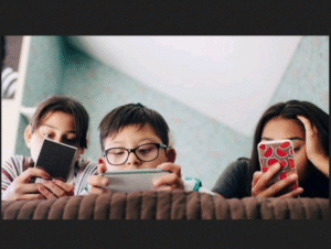 Magallanes en alerta: experta advierte sobre los efectos de los dispositivos móviles en la infancia