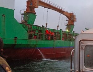 Armada logró evacuación de tripulante que sufrió lesión grave en accidente